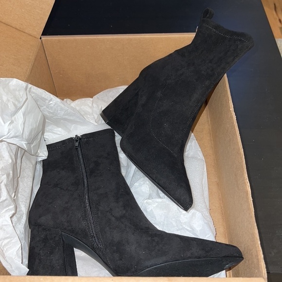 Steve Madden black suede stacked heels ankle boots Sz 10 new - Picture 6 of 8